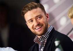 timberlake thrills bar staff with hefty tip