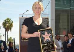 titanic fame kate winslet gets star on hollywood walk of fame