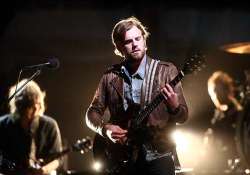 kings of leon cancels more concerts