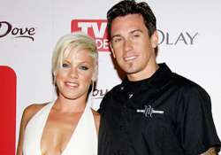 singer pink proud of her husband