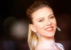 scarlett johansson breastfeed to shed post pregnancy weight