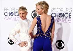 people s choice awards 2015 ellen degeneres turns designer