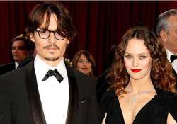 johnny depp sells luxury yacht to please wife