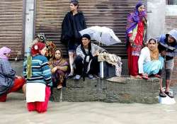 art exhibition generates rs.60 000 for kashmir flood victims