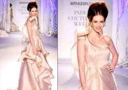 india couture week kalki koechlin sets the ramp ablaze see pics