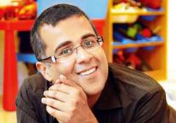 chetan bhagat turns fitness motivator