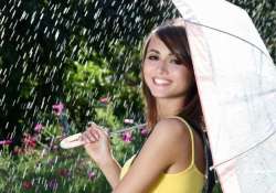 protect your hair from monsoon humidity