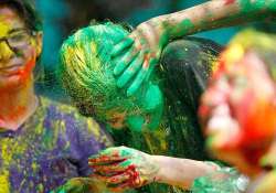 hair and holi four easy tips to protect those beautiful tresses in harsh holi