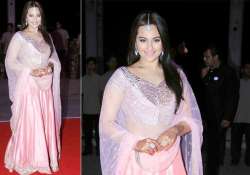 sonakshi sinha stuns in manish malhotra lehenga at brother s reception see pics