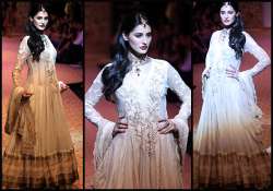 nargis fakhri goes desi for ritu kumar at lfw view pics