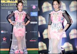 iifa 2014 richa chaddha s faux pas copies sameera reddy s falguni shane peacock outfit see pics