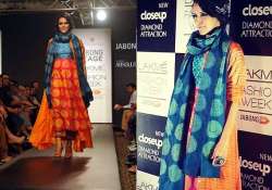 neha dhupia impresses all as swati vijaivargie s showstopper at lfw 2014