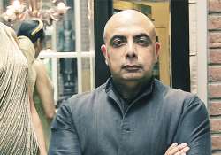 tarun tahiliani enters digital space with e store