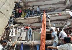 death toll in bangladesh building collapse reaches 290