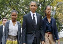 barack obama s daughters followed white house locked down