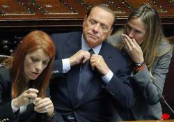 berlusconi wins confidence vote