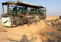 bus crash kills at least 33 near egyptian resort