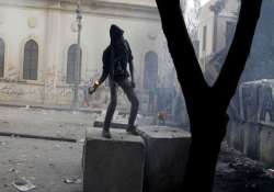 egyptians mark uprising anniversary with clashes