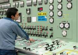 engineers struggle to cool down six nuclear reactors