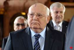 former president gorbachev urges putin to step down after protests