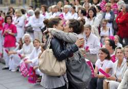 french lawmakers approve same sex marriage