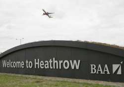 heathrow airport closed after plane makes emergency landing