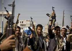 shiite rebels shell yemen president s home take over palace