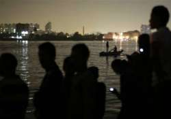 egypt 19 dead after boat capsizes on nile