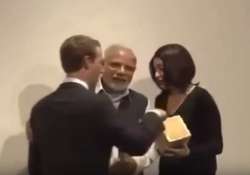 omg pm modi pulls mark zuckerberg back to stay in camera video