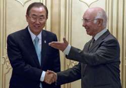 aziz speaks to un chief raises kashmir issue