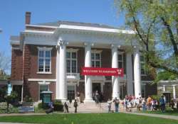 harvard bans sexual relationships between professors and students