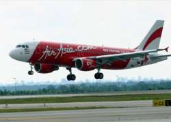 malaysia offers help in search of missing airasia flight