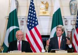 us pakistan call for resolving kashmir issue through dialogue