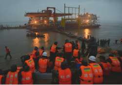 death toll climbs to 345 in china s cruise ship capsizing