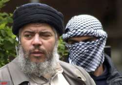 hate preacher abu hamza extradited to us from uk to face trial