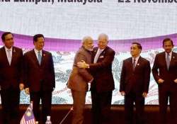 asean leaders launch eu style regional economic bloc