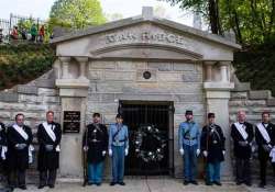 abraham lincoln 150th death anniversary hometown re enacts funeral