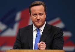 david cameron to order air strikes on isis leadership in syria