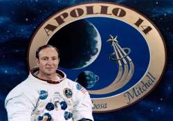 apollo 14 astronaut edgar mitchell who walked on the moon dies at 85