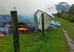 hawaii lava forces residents to get ready to flee