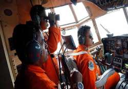 searchers resume hunt for bodies from airasia jet