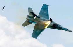 pilot ejects from fighter jet moments before it crashes