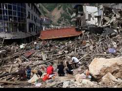 strong earthquake shakes southwestern china