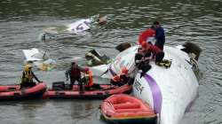 taiwanese plane with 53 passengers crashes in taipei river