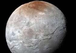 nasa spacecraft spots floating hills on pluto