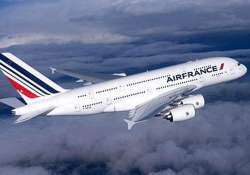 air france flight diverted to montreal after threat