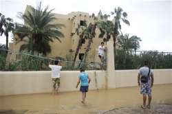 mexico airlifts tourists after hurricane odile