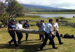 plane debris in indian ocean same type as mh370 us official