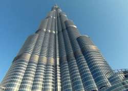 world s highest advertisement at burj khalifa breaks guinness world record