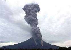 indonesia s sinabung merapi volcanoes erupt